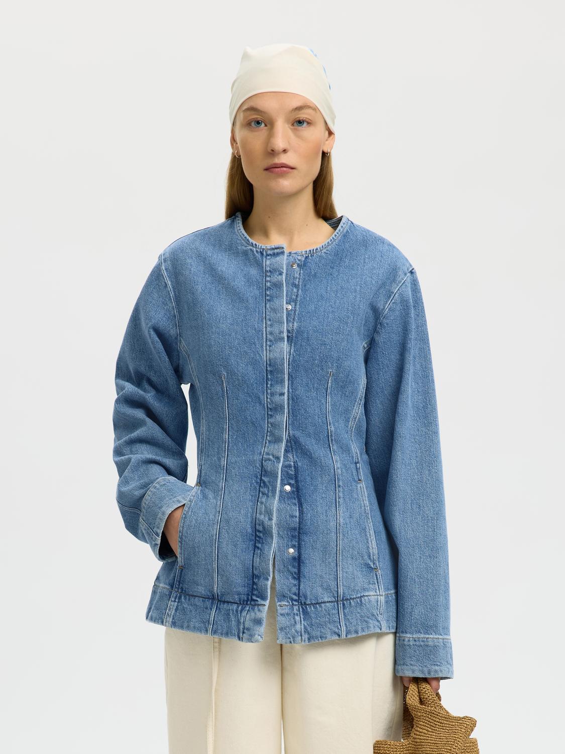 model_shot-front